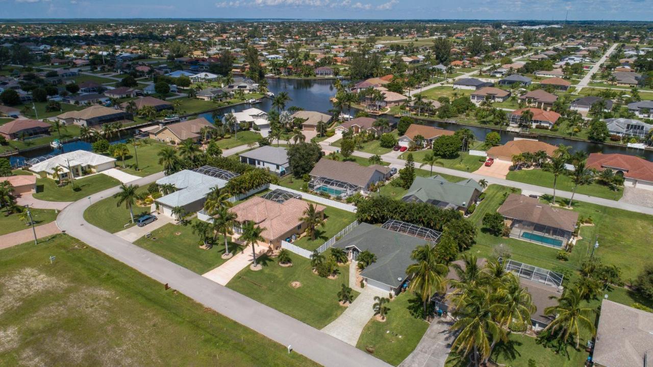 Luxury Home, Hot Tub, Heated Pool, Tiki Bar - Villa Spain Cape Coral Exterior photo